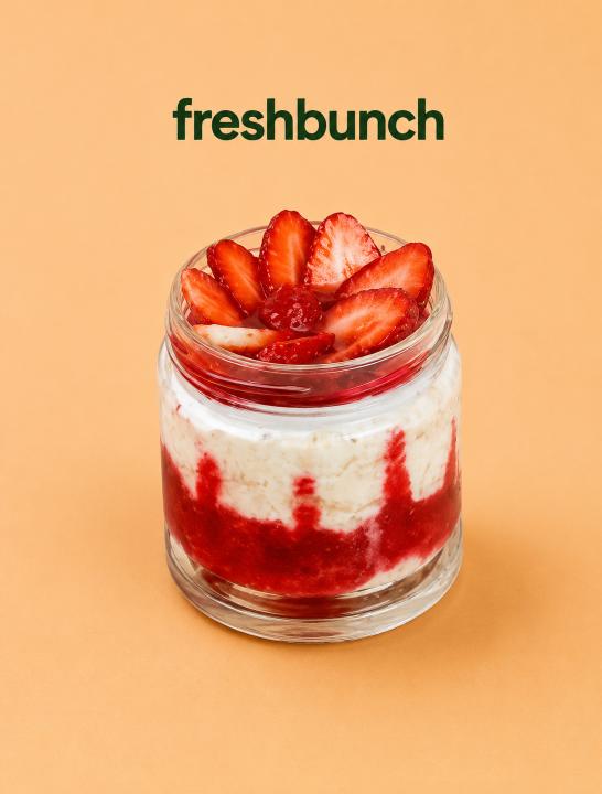 FreshBunch Premium Strawberry Cheesecake Luxury Jar Cake (250gm)