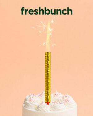 FreshBunch "Golden Glitz" Premium Magic Fountain Cake Candle (Single Piece)