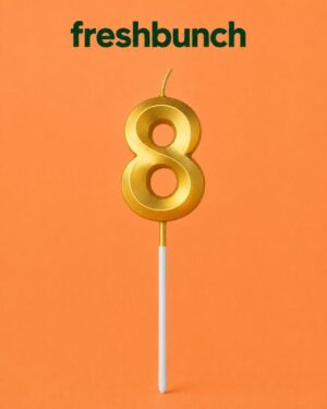 FreshBunch Premium Metallic Golden Number 8 Birthday Cake Candle