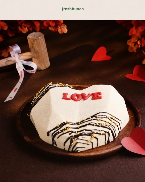 Love Special White Choco Pinata Cake